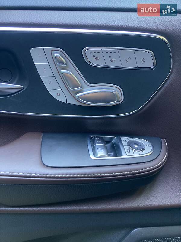 Mercedes-Benz-28