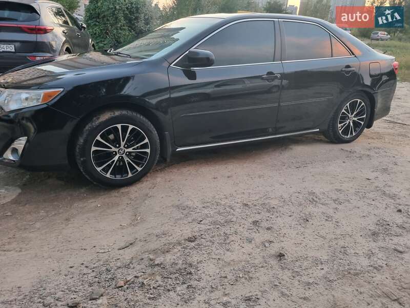Toyota Camry 2014
