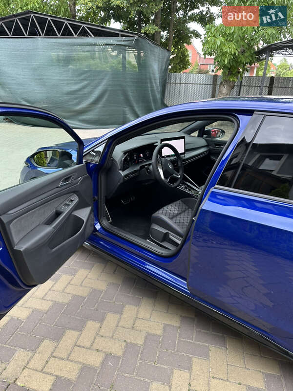 Volkswagen Golf 2025