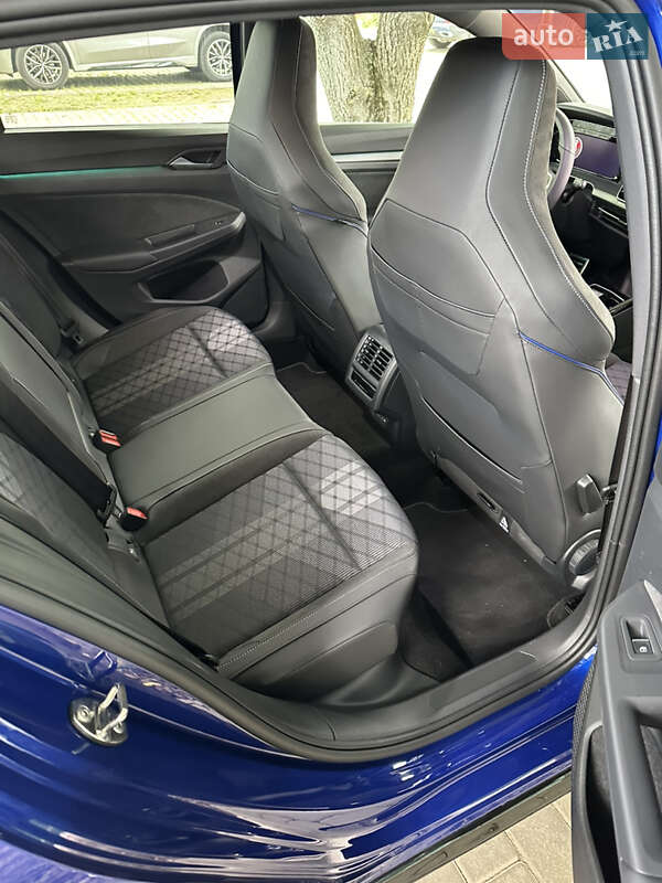 Volkswagen Golf 2025