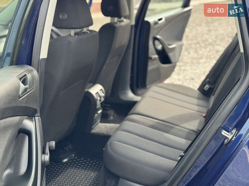 Volkswagen Passat 2010