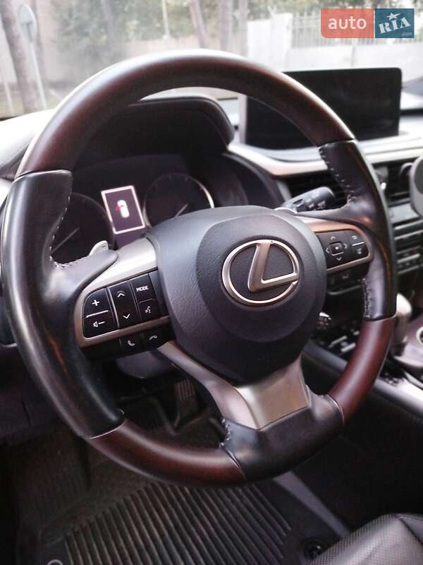 Lexus-15