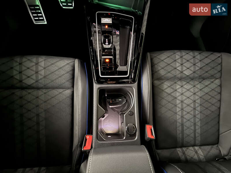 Volkswagen Golf 2025