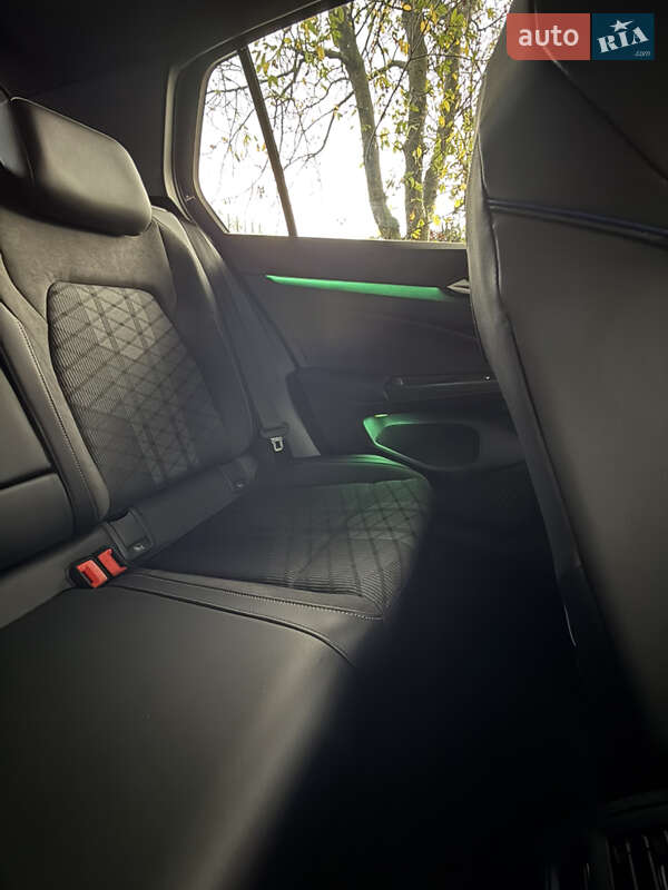 Volkswagen Golf 2025