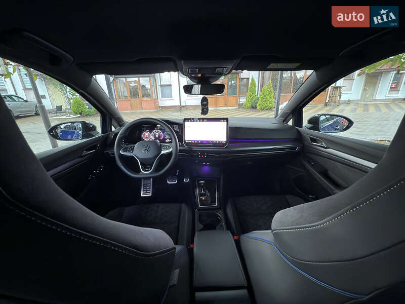 Volkswagen Golf 2025