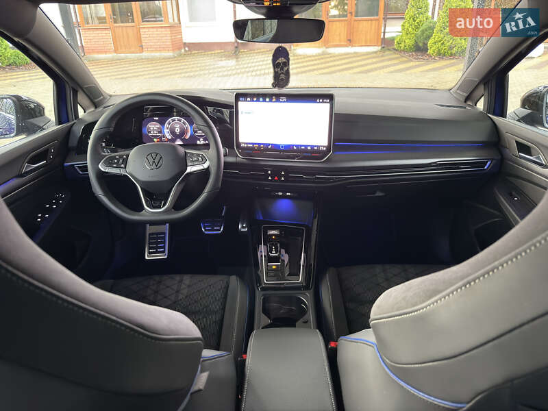 Volkswagen Golf 2025