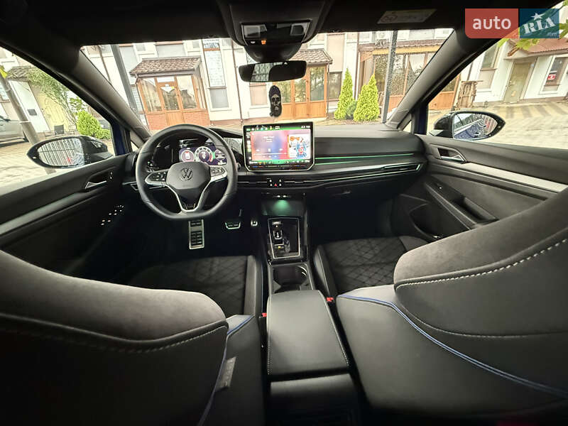 Volkswagen Golf 2025