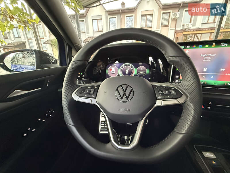 Volkswagen Golf 2025