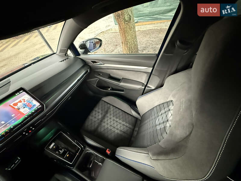 Volkswagen Golf 2025