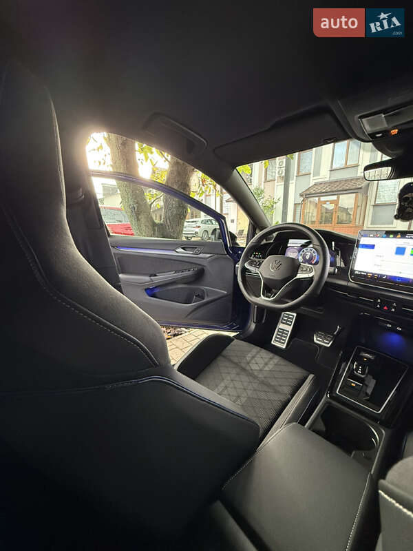 Volkswagen Golf 2025