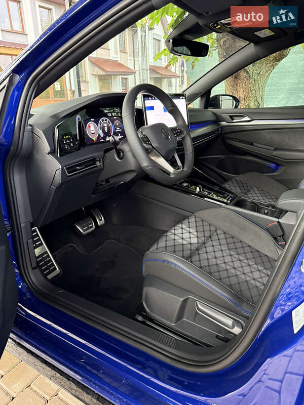 Volkswagen Golf 2025