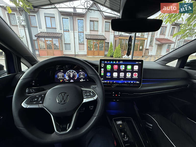 Volkswagen Golf 2025