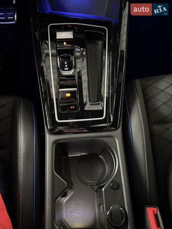 Volkswagen Golf 2025