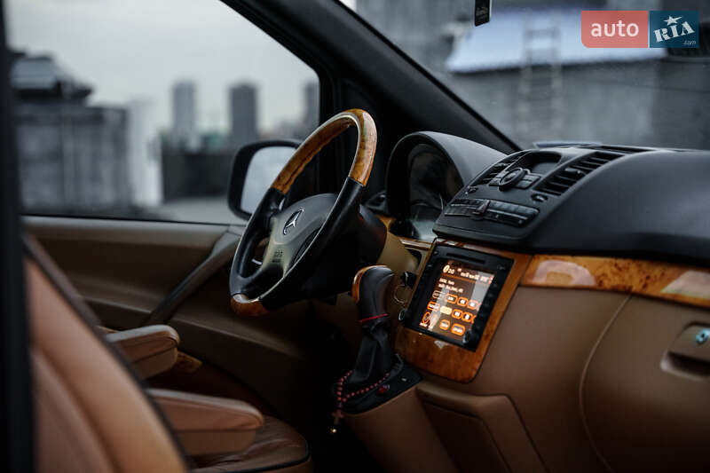 Mercedes-Benz Vito 2010