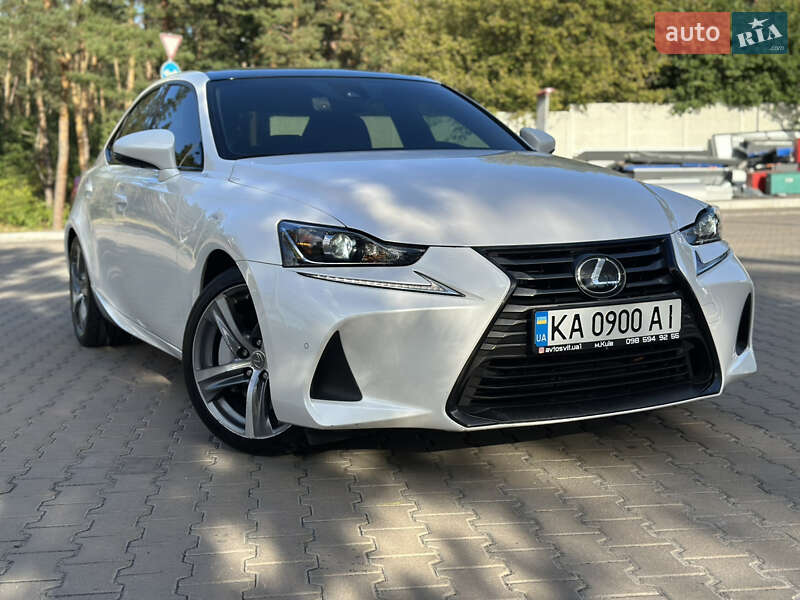 Lexus-4