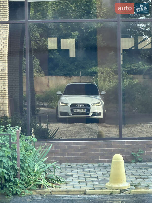 Audi-0