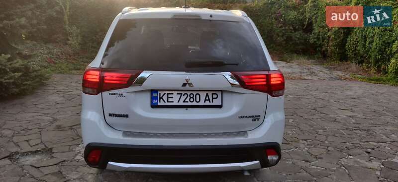 Mitsubishi Outlander 2016