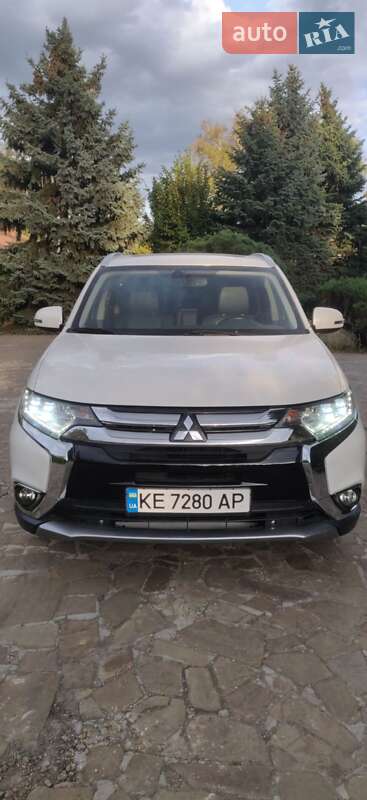 Mitsubishi Outlander 2016
