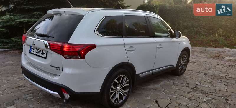 Mitsubishi Outlander 2016