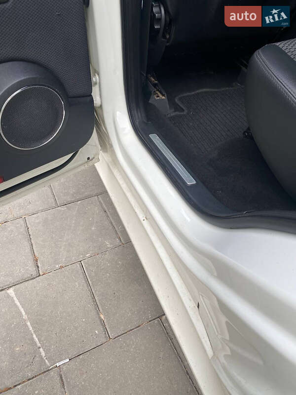 Mercedes-Benz B-Class 2010