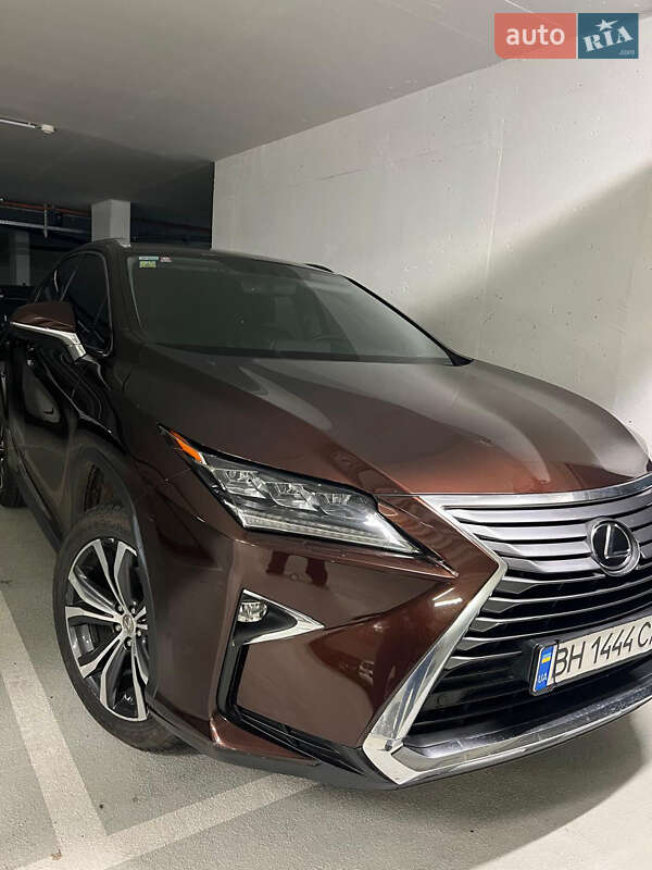 Lexus-4