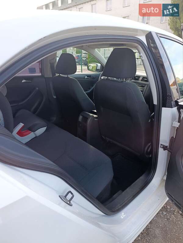 Volkswagen Jetta 2013