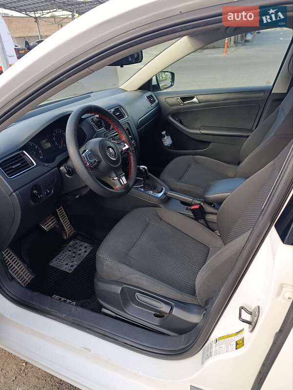 Volkswagen Jetta 2013