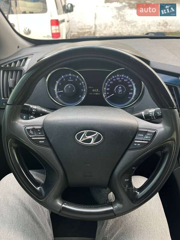 Hyundai-13
