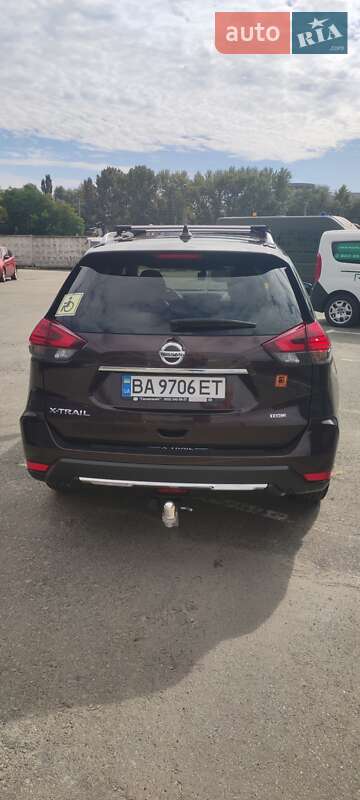 Nissan-12