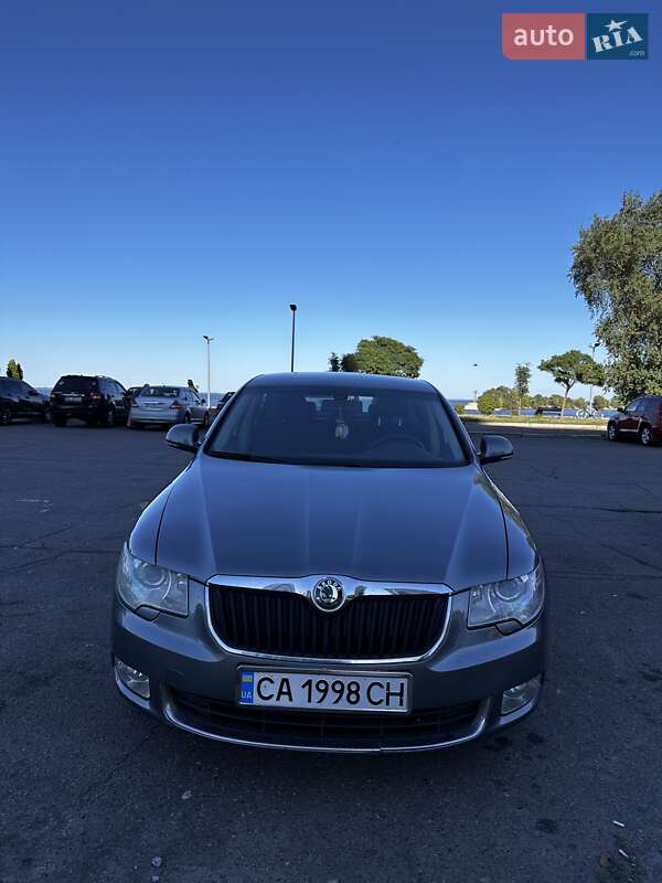 Skoda Superb 2011