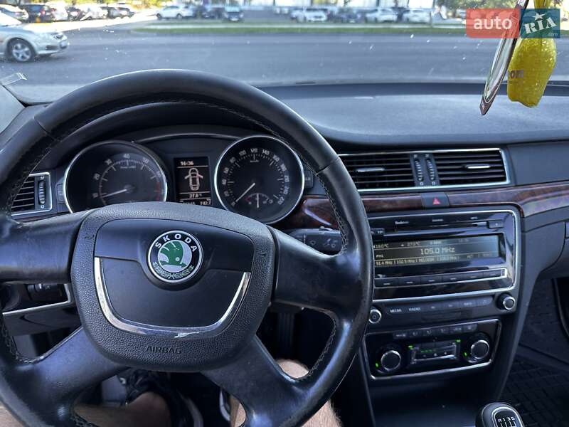 Skoda Superb 2011