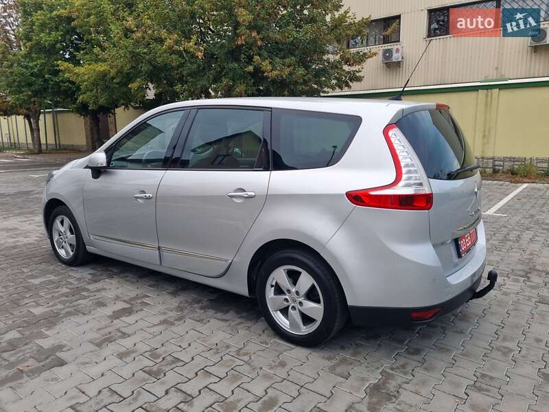 Renault Grand Scenic 2012