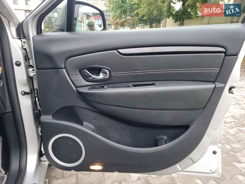 Renault Grand Scenic 2012