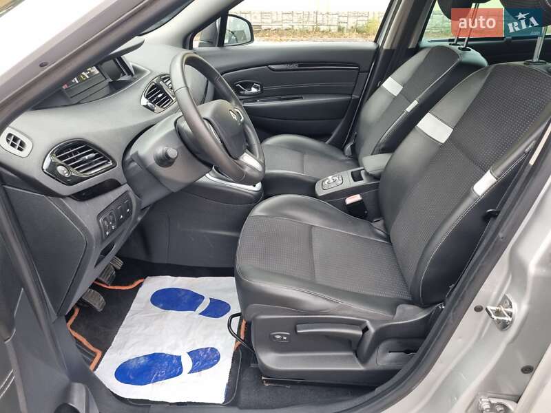 Renault Grand Scenic 2012
