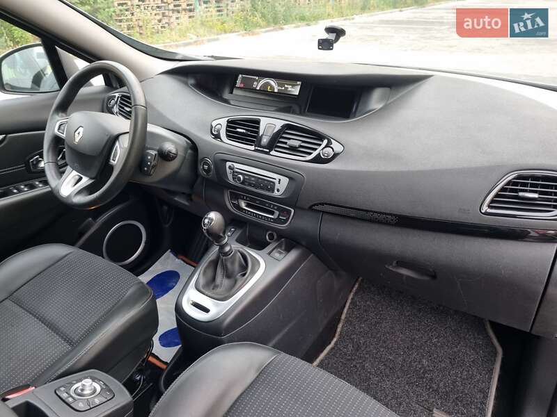 Renault Grand Scenic 2012