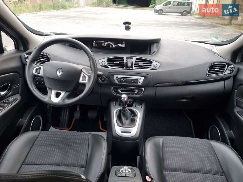 Renault Grand Scenic 2012