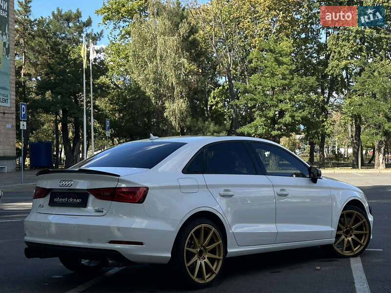 Audi-3