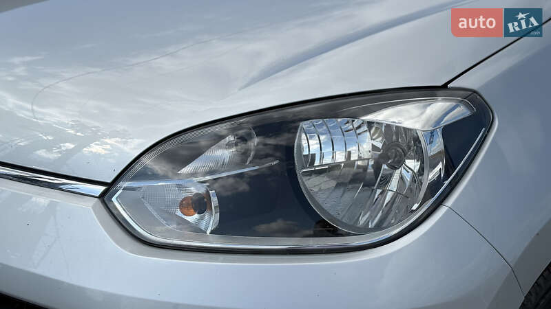 Volkswagen e-Up 2014