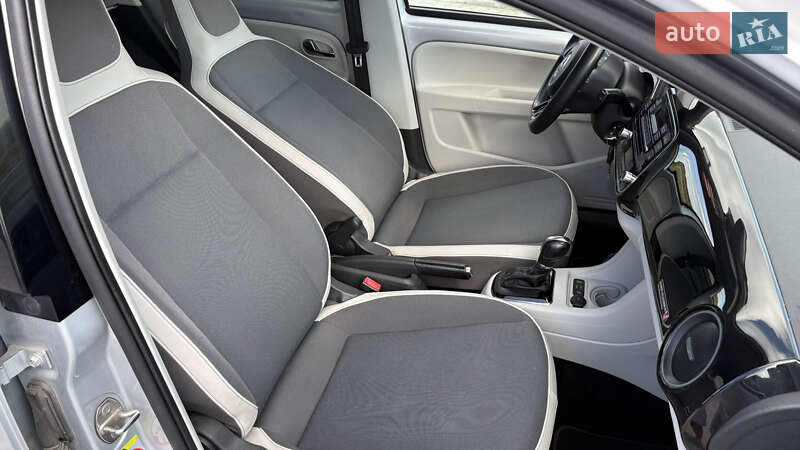 Volkswagen e-Up 2014