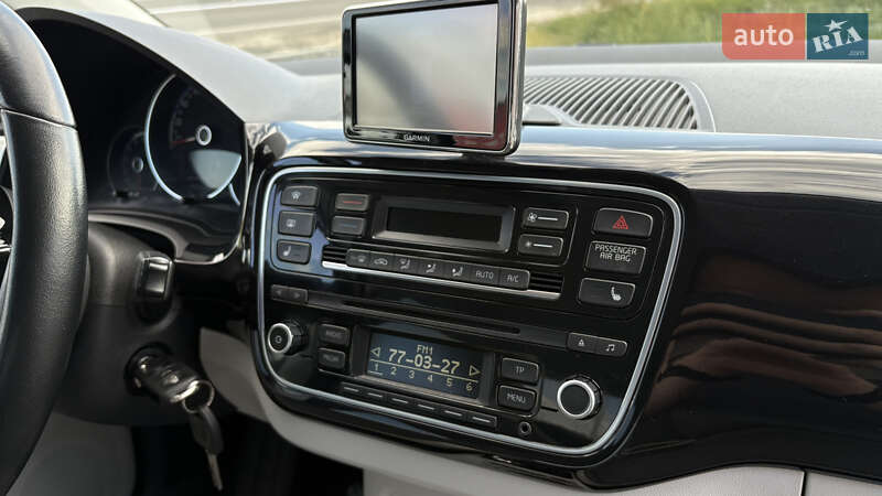 Volkswagen e-Up 2014