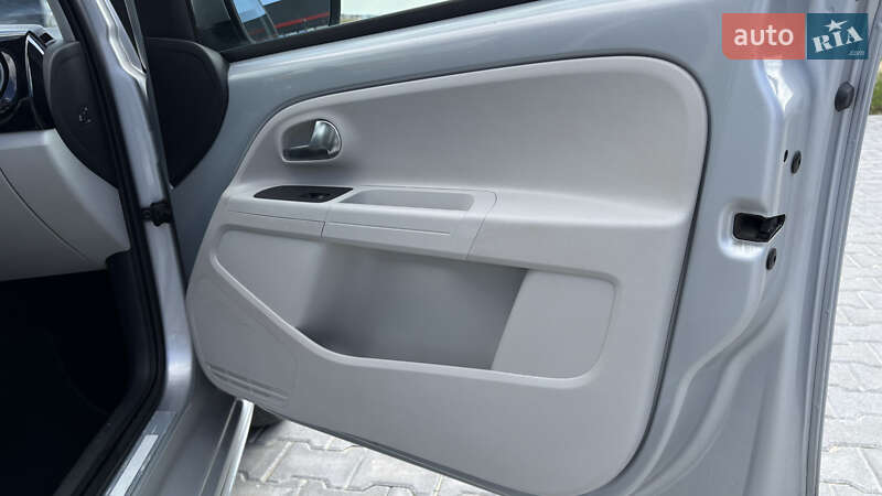 Volkswagen e-Up 2014