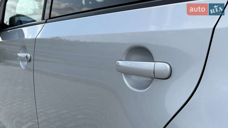 Volkswagen e-Up 2014