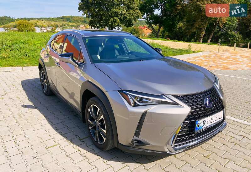 Lexus UX 2019