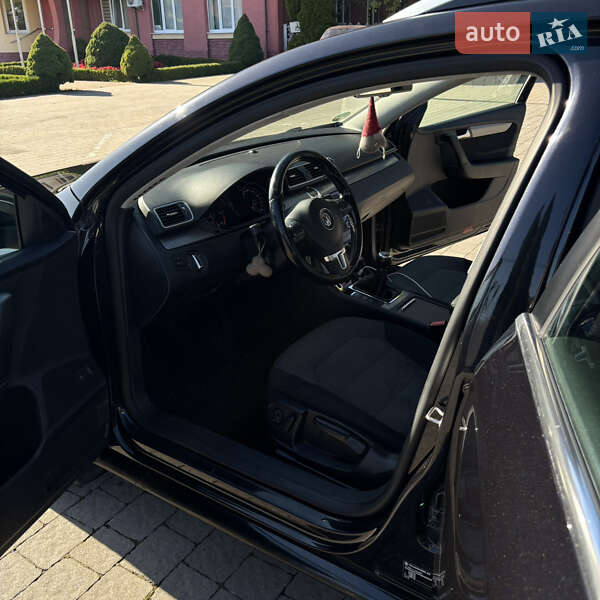 Volkswagen Passat 2011