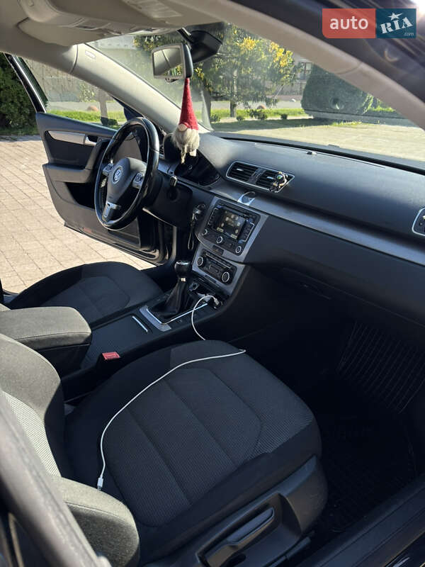 Volkswagen Passat 2011