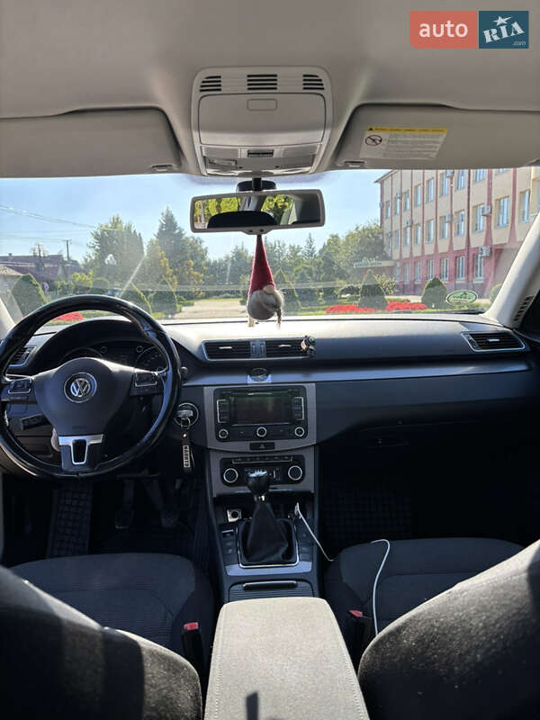 Volkswagen Passat 2011