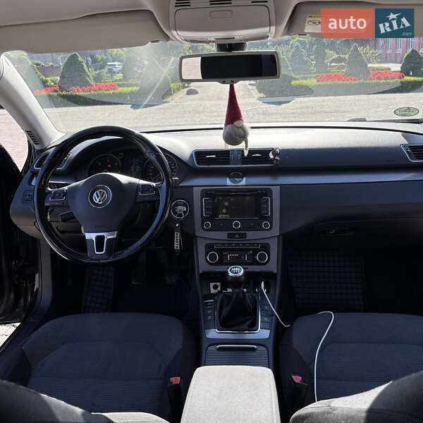 Volkswagen Passat 2011