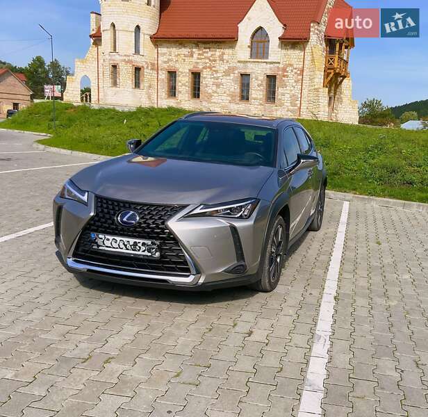 Lexus UX 2019