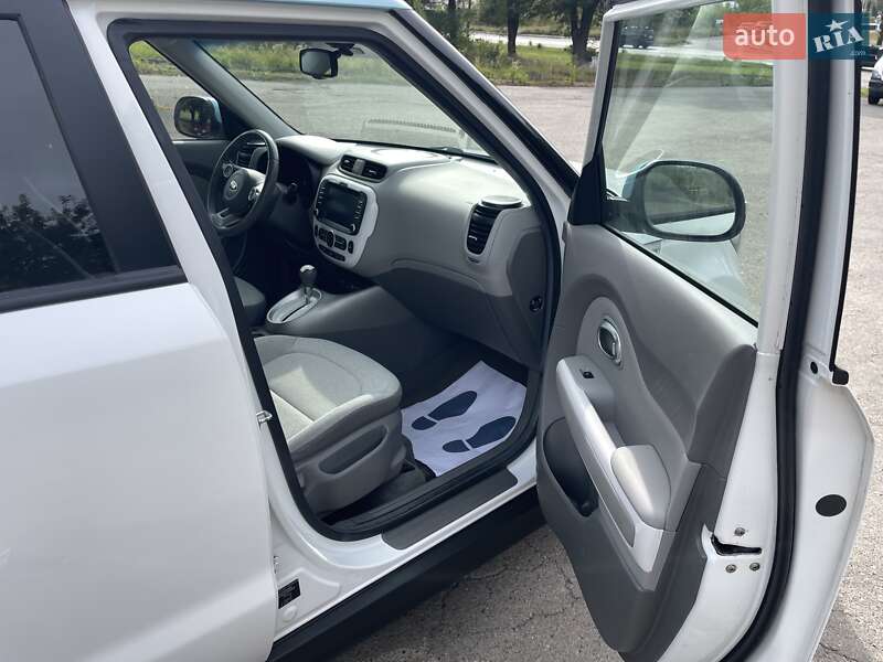 Kia Soul EV 2014
