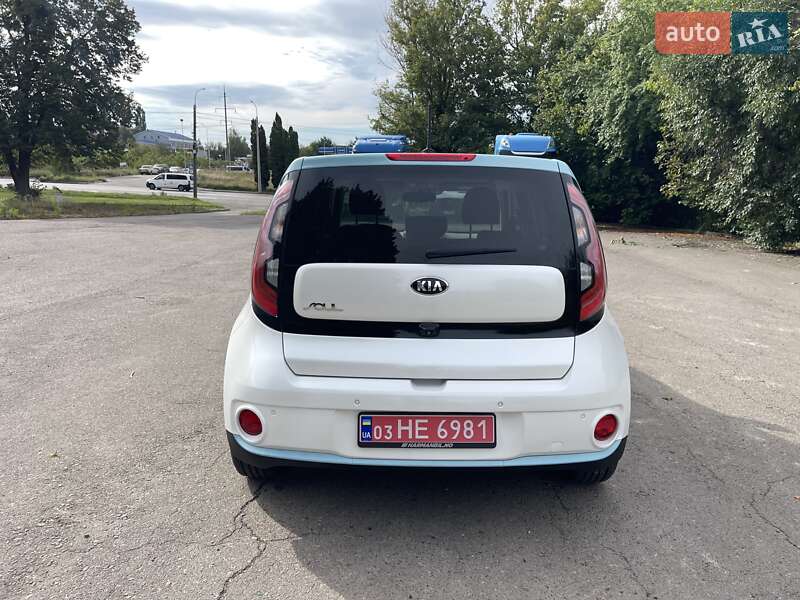Kia Soul EV 2014